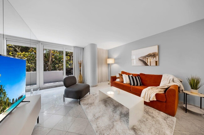 Building Photo - 1717 N Bayshore Dr Unit FL10-ID1054119P