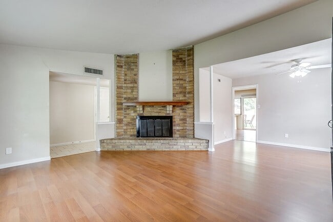 Photo - 5316 N Colony Blvd