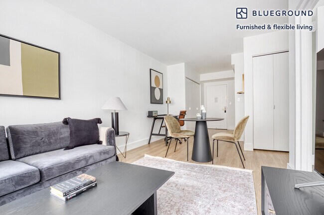 Photo - 160 W 24th St Unit FL8-ID656