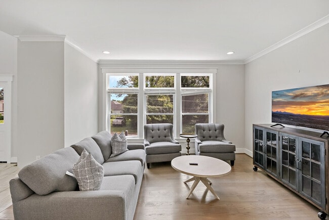 Photo - 2901 Random Rd Unit ID1395378P