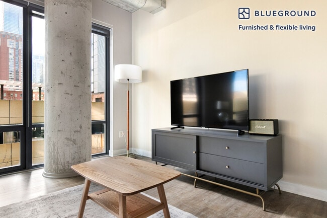 Photo - 423 E Ohio St Unit FL3-ID1393