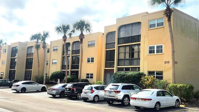 Building Photo - 11485 Oakhurst Rd Unit 315