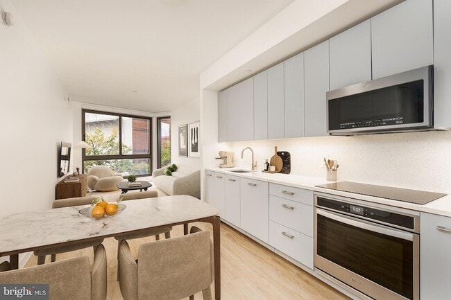 Building Photo - 1630 Columbia Rd NW Unit 307