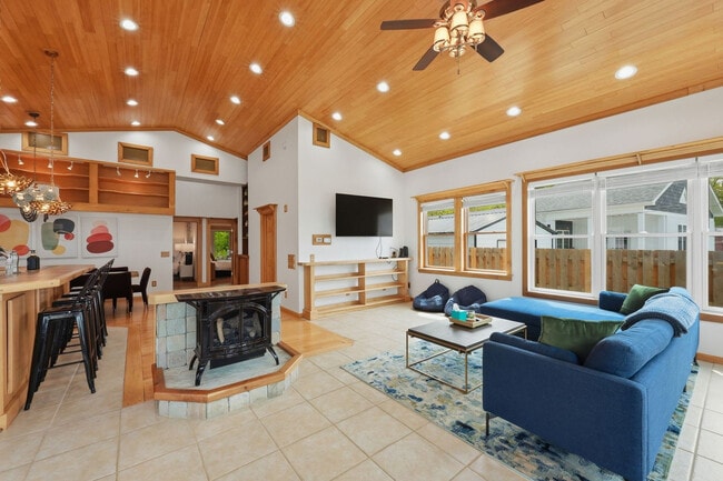 Photo - 4262 Lake Rd E Unit SI ID1593881P