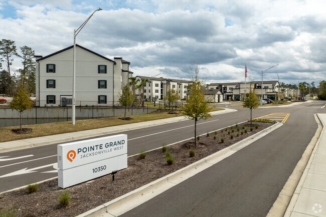 Front Entrance - Pointe Grand Jacksonville West