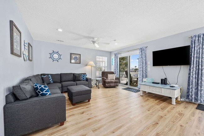 Building Photo - 111B S Yaupon Dr Unit ID1308937P