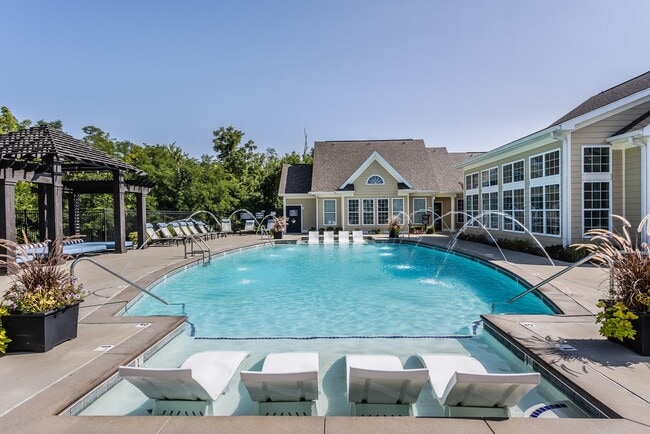 Bella Vista Apartments - Fishers, IN 26 units available | CorporateHousing