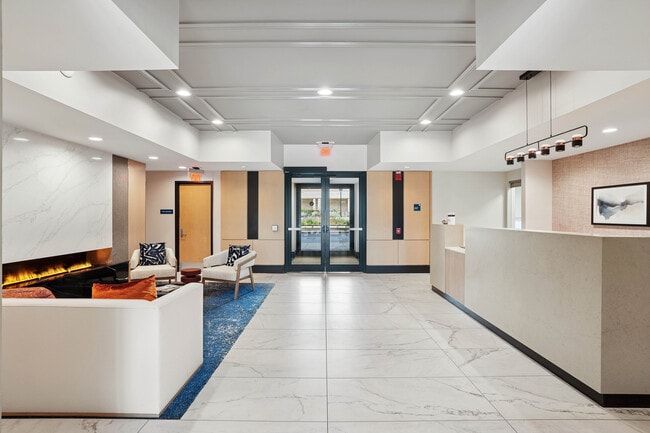 Center Place - Lobby - Center Place