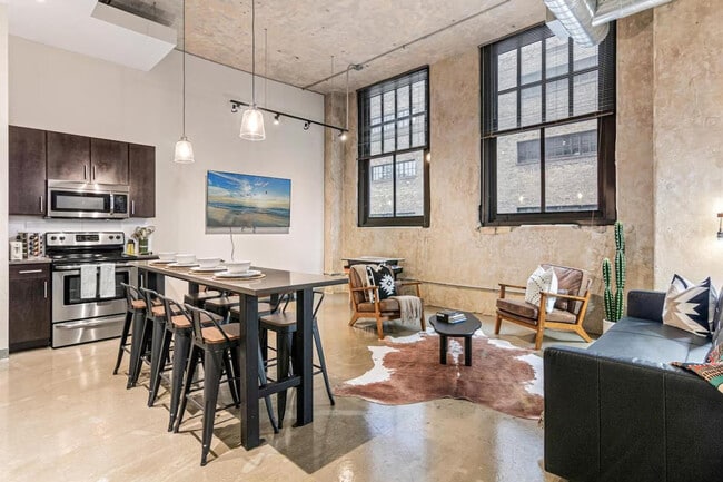 Building Photo - 301 N 7th Ave Unit SI ID1468094P