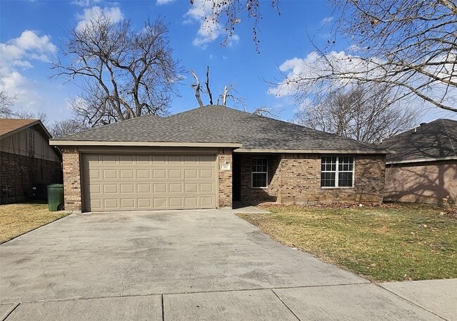 Building Photo - 715 Hallvale Dr