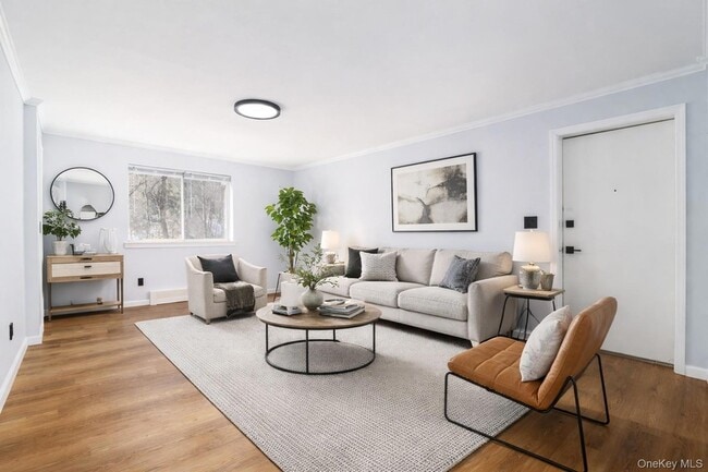 Photo - 615 Fox Run Ln