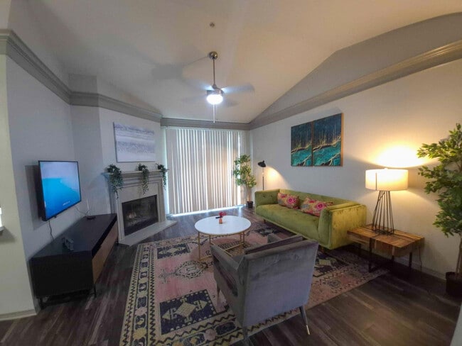 Building Photo - 12100 Metric Blvd Unit ID1343263P