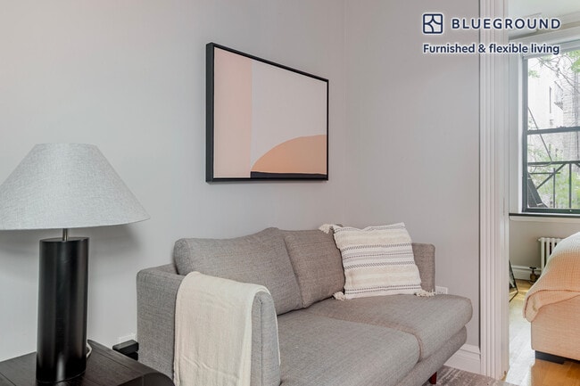 Building Photo - 246 Mott St Unit FL3-ID1949