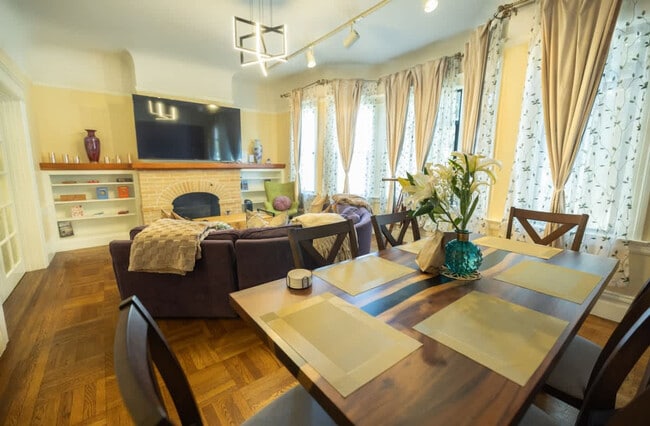 Photo - 1107 Broadway Unit ID1309749P