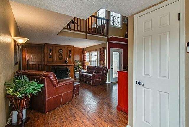 Photo - 600 Silverstone Ln