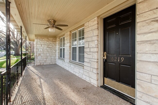 Photo - 6219 Penrose Ave