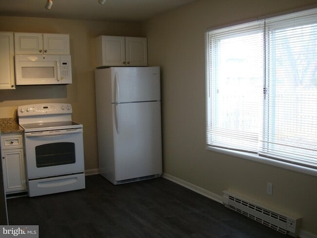 Photo - 204 Cameron St