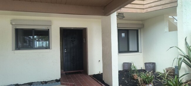 Building Photo - 1611 Minutemen Causeway Unit 111LL