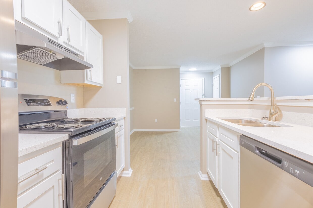 Diamond - 1 Bed Bath - Diamond