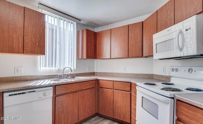 Photo - 1737 N Central Ave Unit 1