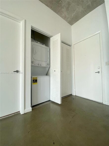 Photo - 234 NE 3rd St Unit LPH05