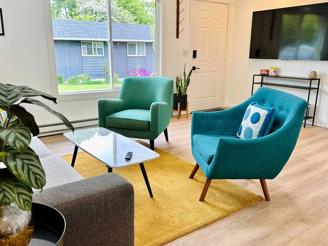 Photo - 2615 West St Unit ID1352417P