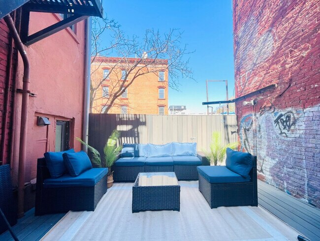 Photo - 402 E 11th St Unit ID1057569P