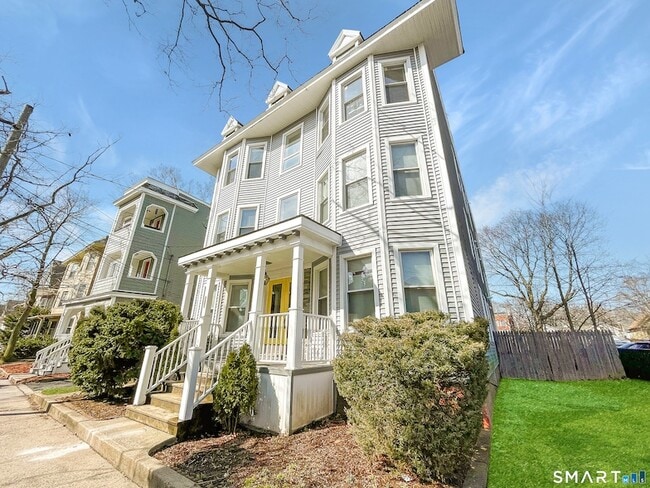 Photo - 258 Nicoll St Unit 3R