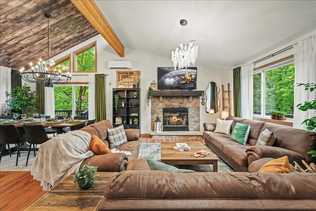 Building Photo - 194 Chapman Cir Unit ID1250013P