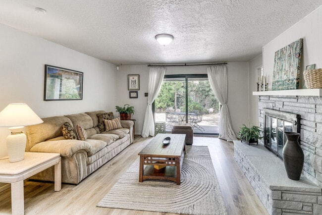 Building Photo - 3907 Solano Pl NE Unit SI ID1586968P