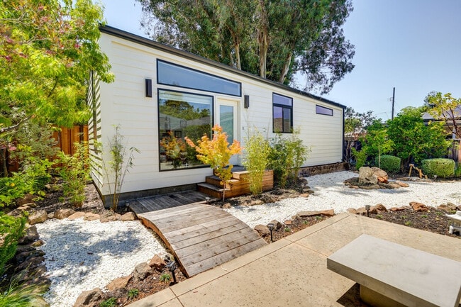 Photo - 510 Iris St Unit ID1307924P