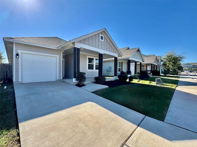 Photo - 320 La Escalera Dr