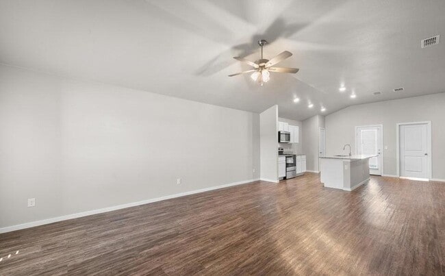 Photo - 2031 Kenwood Ave