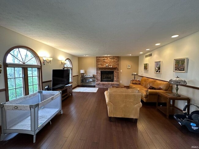 Photo - 3825 E Devonshire Ln