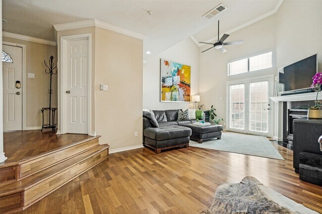 Photo - 6004 Auburndale Ave Unit E