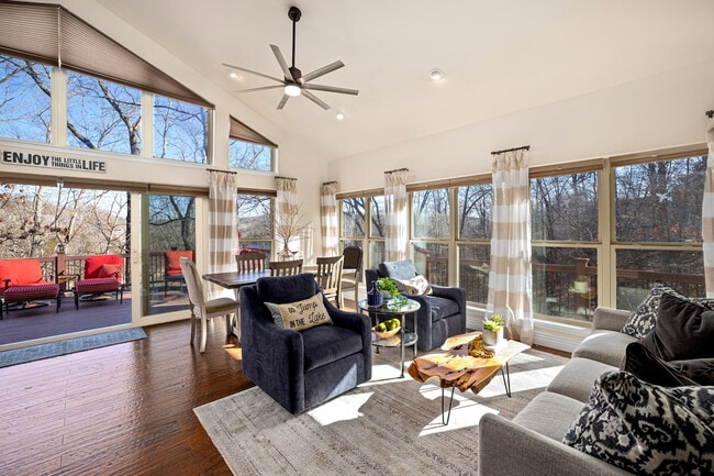 Photo - 366 Lakeside Rd Unit ID1221805P