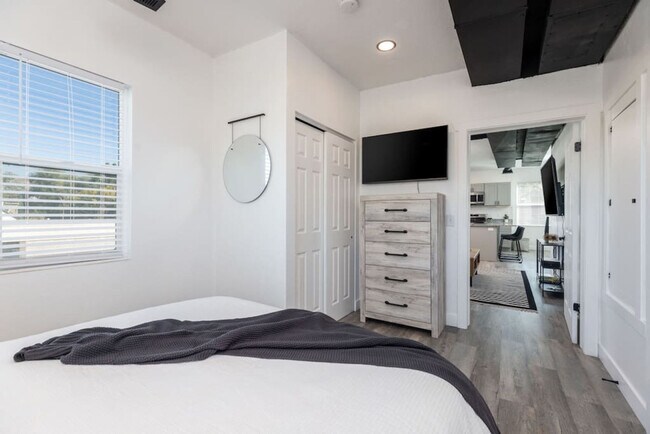 Photo - 677 S 700 E Unit SI ID1597563P