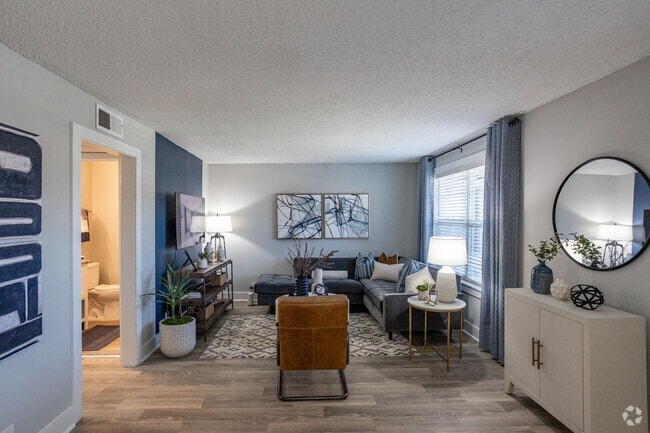 2BR, 1.5BA - 950SF - Living Room - Vetra Drakes Creek