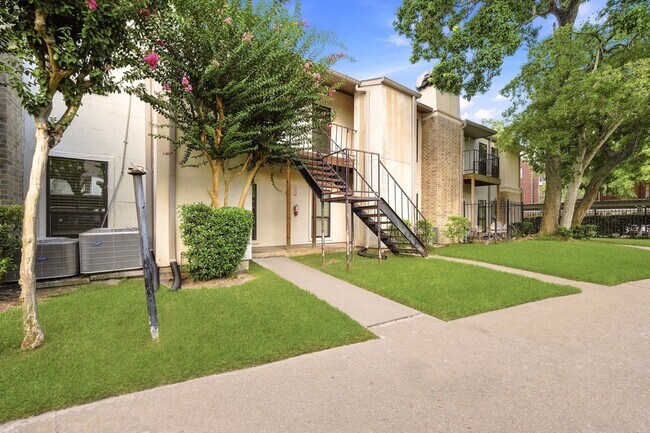 Photo - 2425 Augusta Dr Unit 22
