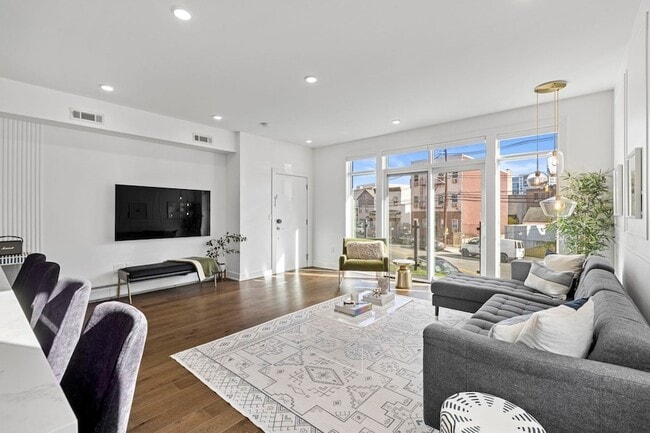 Photo - 27 Hackensack Plank Rd