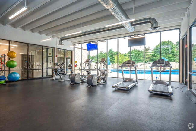 High-impact fitness center - Braintree Village