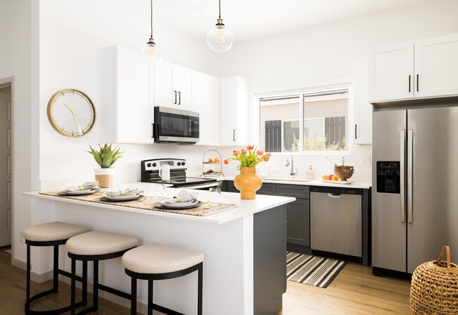 Photo - Bungalows on Florence