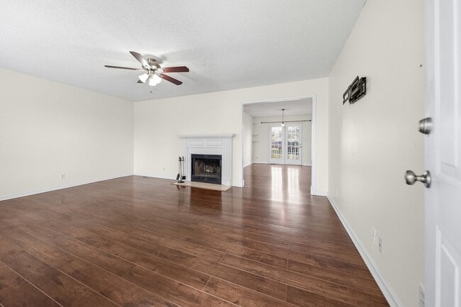 Photo - 1361 Jenny Ln
