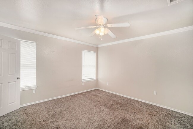 Photo - 542 Mast Ct