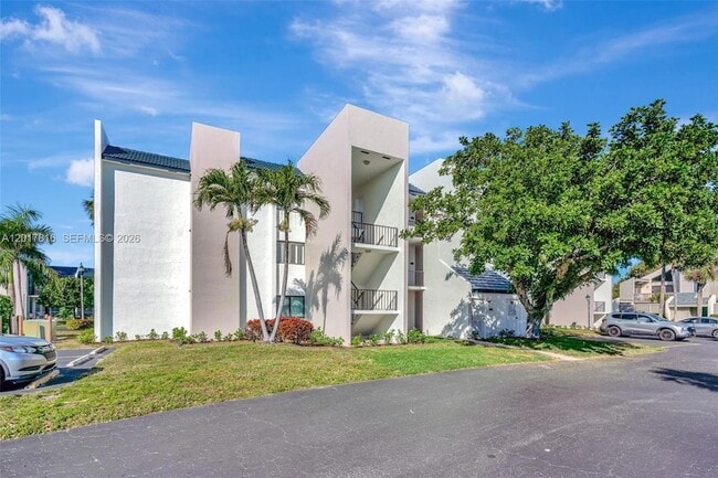 Building Photo - 1605 S US Hwy 1 Unit 205V6