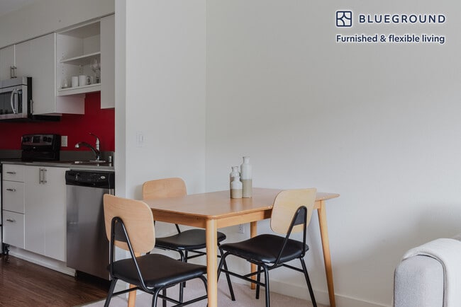 Photo - 330 3rd Ave W Unit FL5-ID764