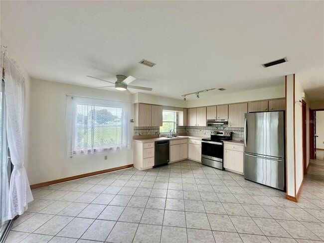 Photo - 709 S Lake Starr Blvd