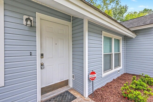 Photo - 104 Tweed Ct