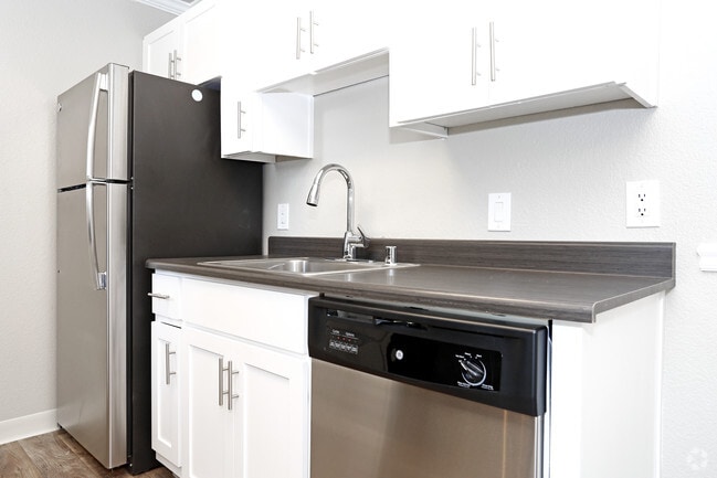 Photo - Plum Tree Apartments