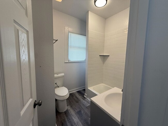 Photo - 2567 Rusk St